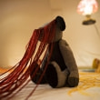牛島光太郎の作品『scene』。文字を刺繍した物語性の強い作品。