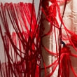 牛島光太郎の作品『scene』。文字を刺繍した物語性の強い作品。