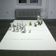 牛島光太郎の作品『scene』。文字を刺繍した物語性の強い作品。