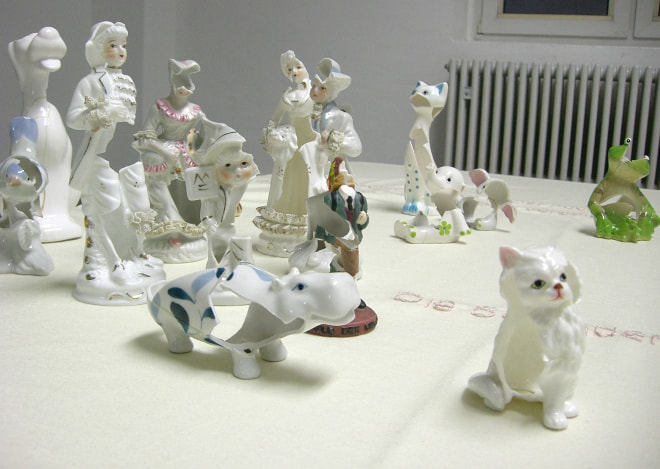 牛島光太郎の作品『scene』。文字を刺繍した物語性の強い作品。