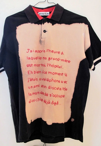 牛島光太郎の作品『old clothes』。漂白した古着に文字（言葉）を刺繍した作品。
